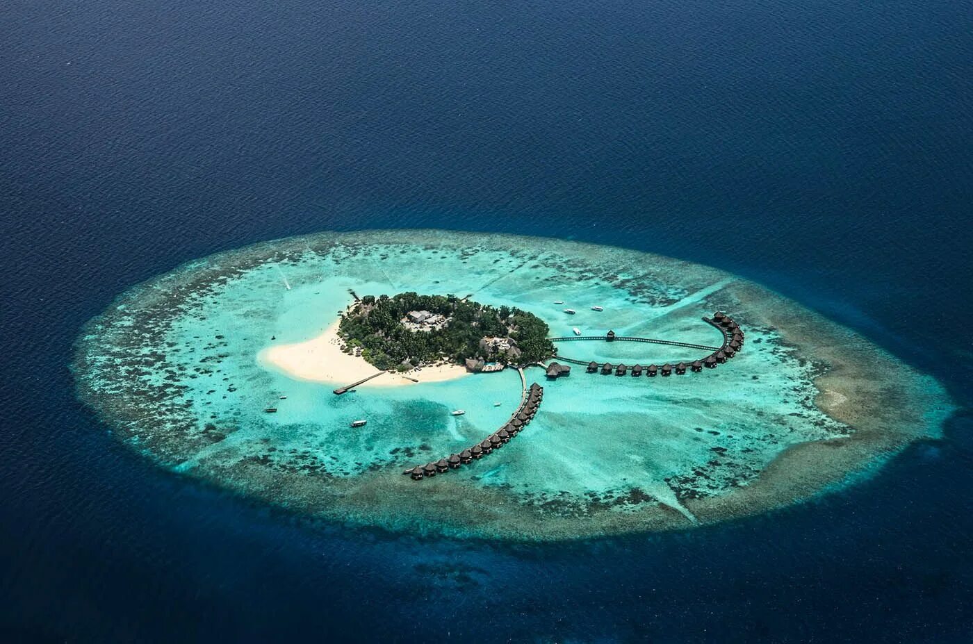 Thulhagiri island. Тулагири Мальдивы. Тулагири Айленд Резорт. Тулхагири Исланд Резорт Мальдивы. Мальдивы Thulhagiri Island Resort 4 Мальдивы.