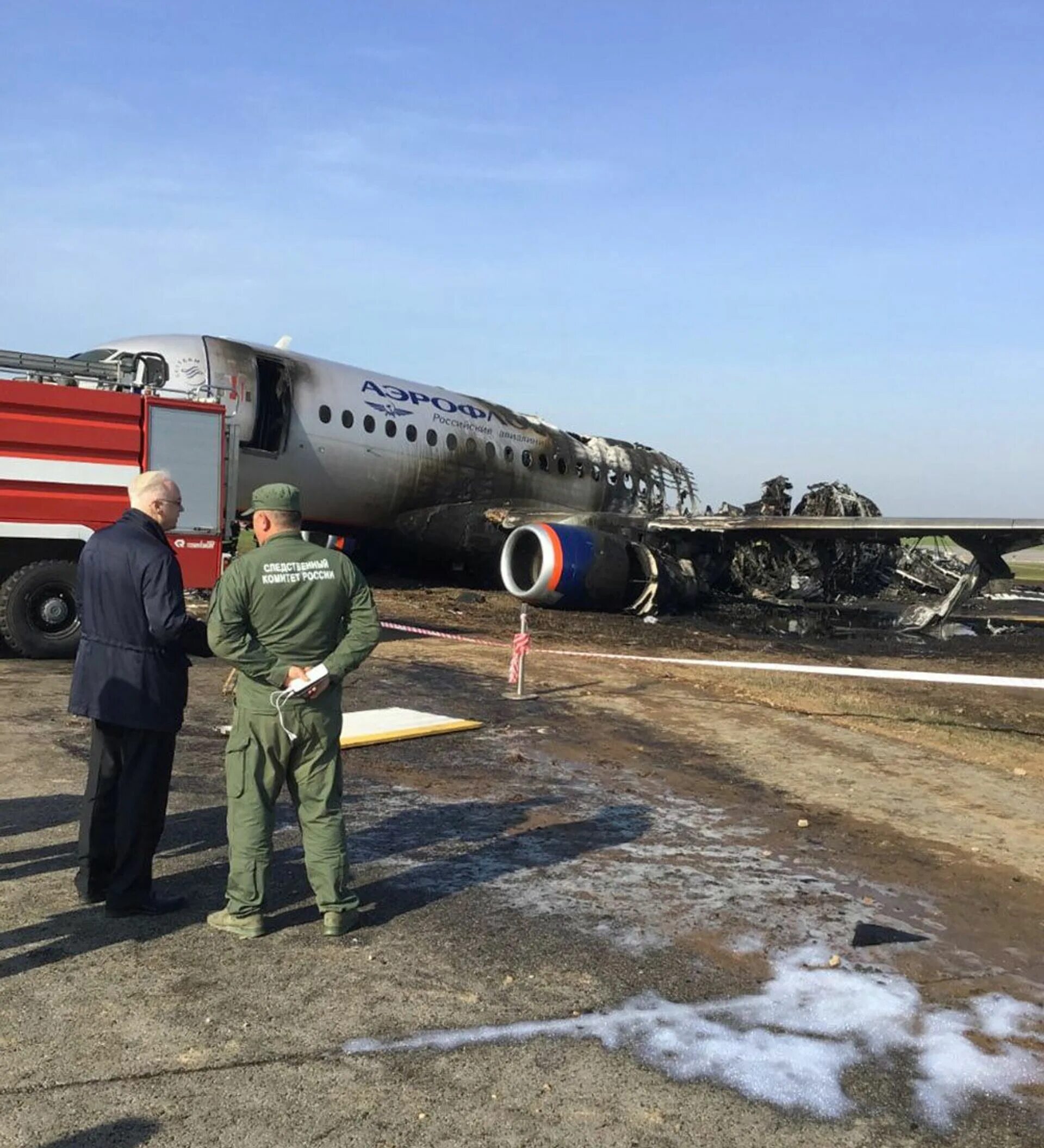 Авиакатастрофа Суперджет в Шереметьево. Авиакатастрофа SSJ-100 В Шереметьево. Катастрофа Суперджет 100 в Шереметьево. Пожар SSJ 100 В Шереметьево.