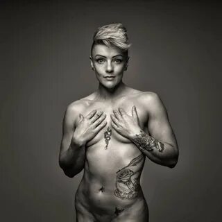 Pink the singer nude.