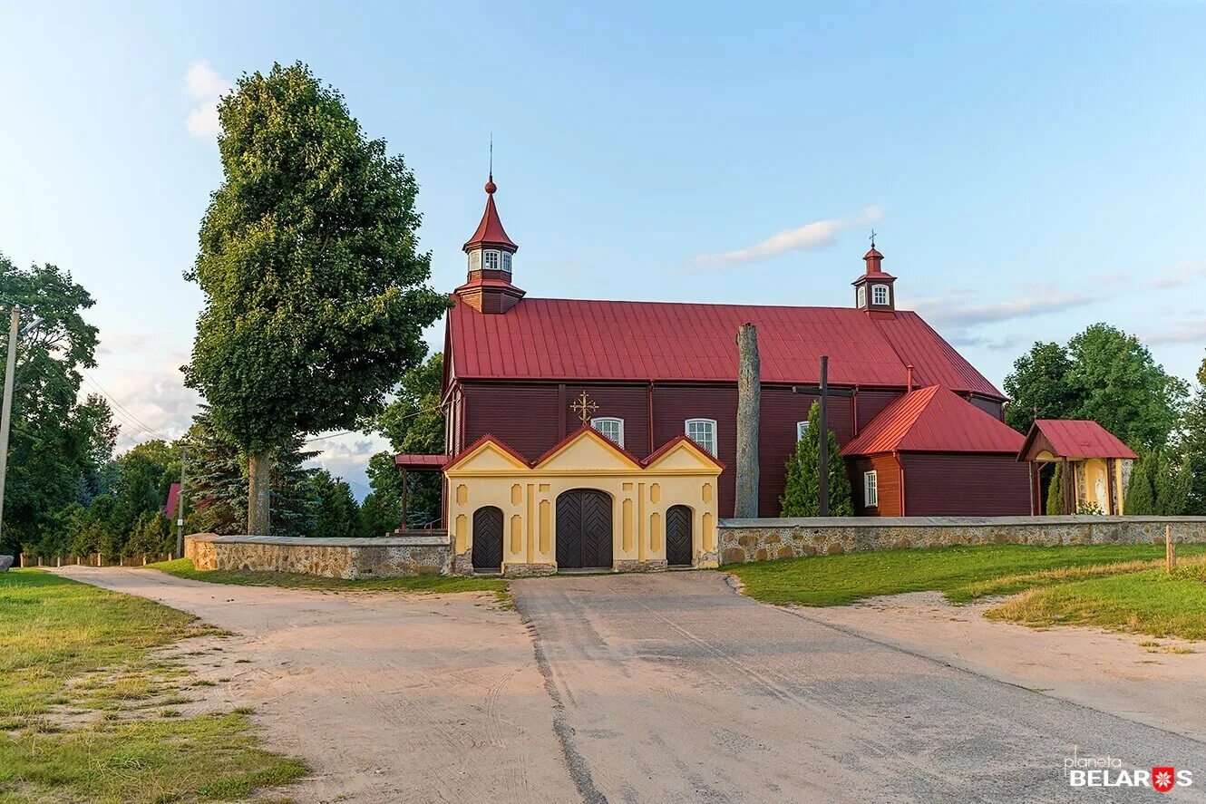 Новый двор щучинского района гродненской обл. Новый двор гродненская область. Синагогальный двор в пружанах. Новый двор щучинского района гродненской области. Деревня новый двор гродненская область костел.