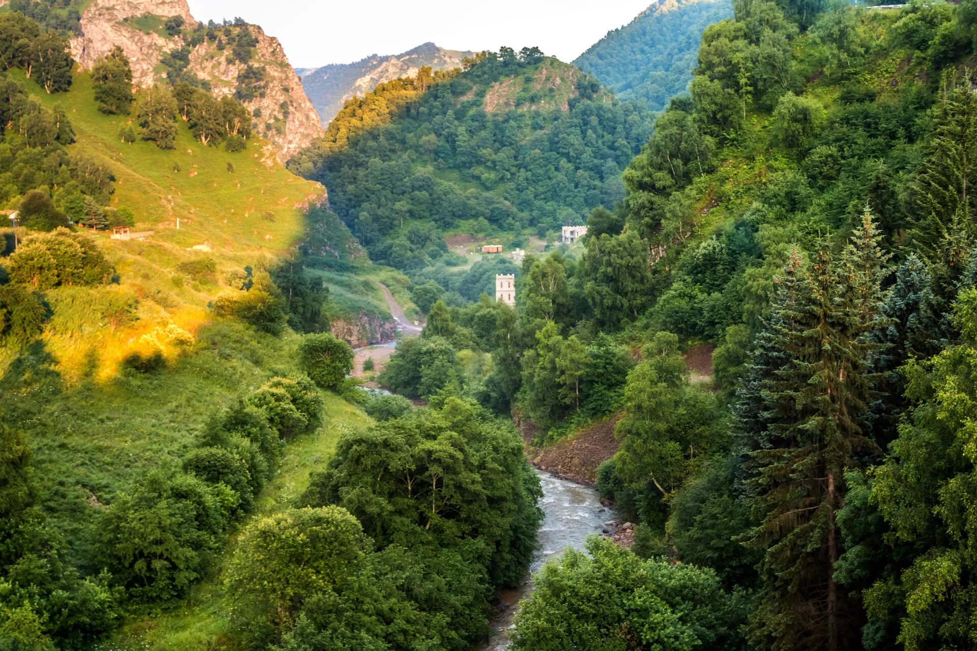 Нарзан кабардино балкария. Долина Нарзанов Кабардино-Балкария. Река Хасаут Долина Нарзанов. Экопарк Долина Нарзанов Кабардино-Балкария. Долина Нарзанов КБР Приэльбрусье.