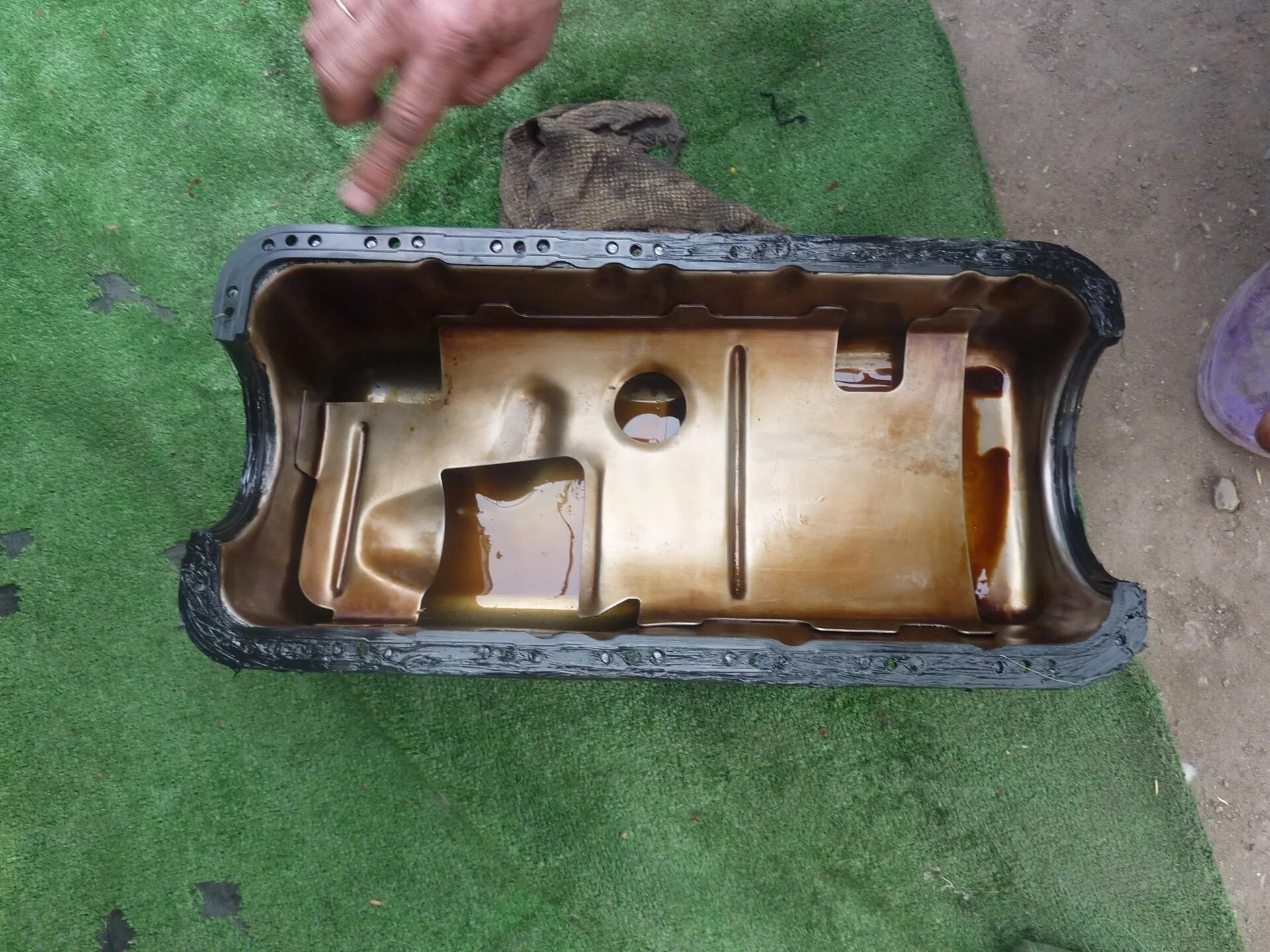 Поддон чери амулет. Масляный поддон чери м11. Поддон картера двигателя вортекс тинго 1. Поддон чери амулет. Chery amulet поддон двигателя.