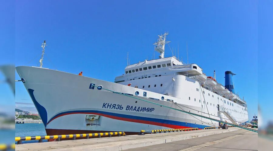 Лайнеры черного моря. Лайнеры черного моря. Круизный лайнер черное море. Лайнеры черного моря. Круизный лайнер черное море.