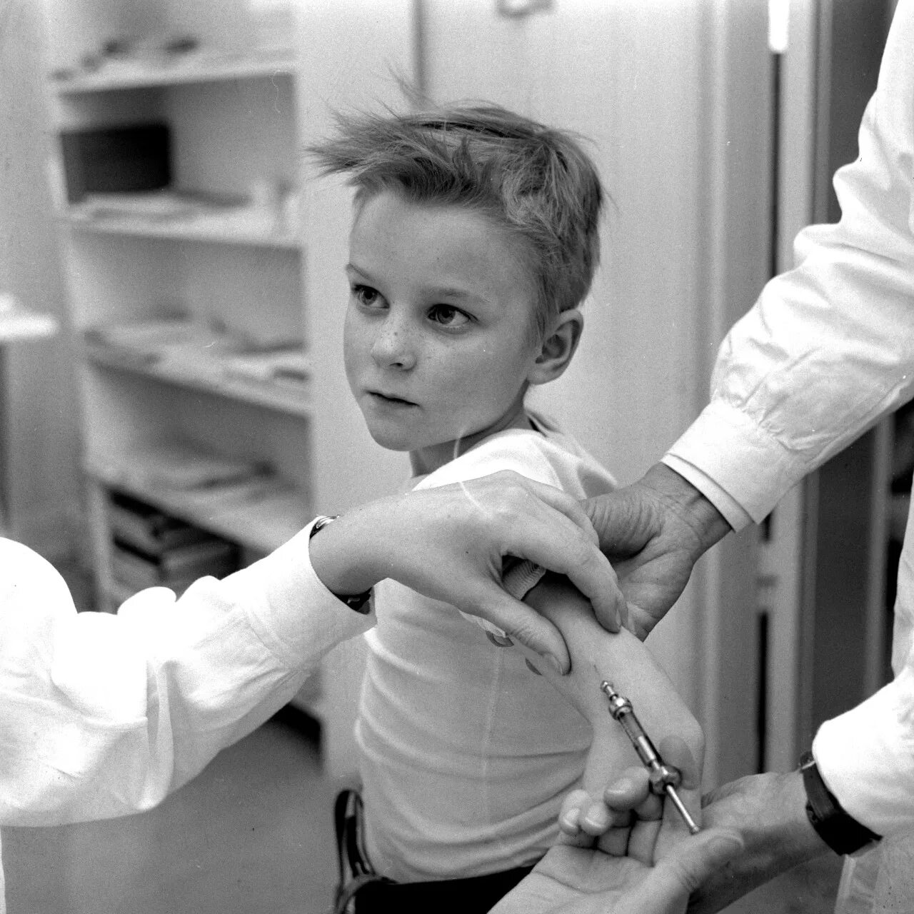 Джонас солк полиомиелит. Джонас солк вакцинация. Йонас солк полиомиелит вакцина.
