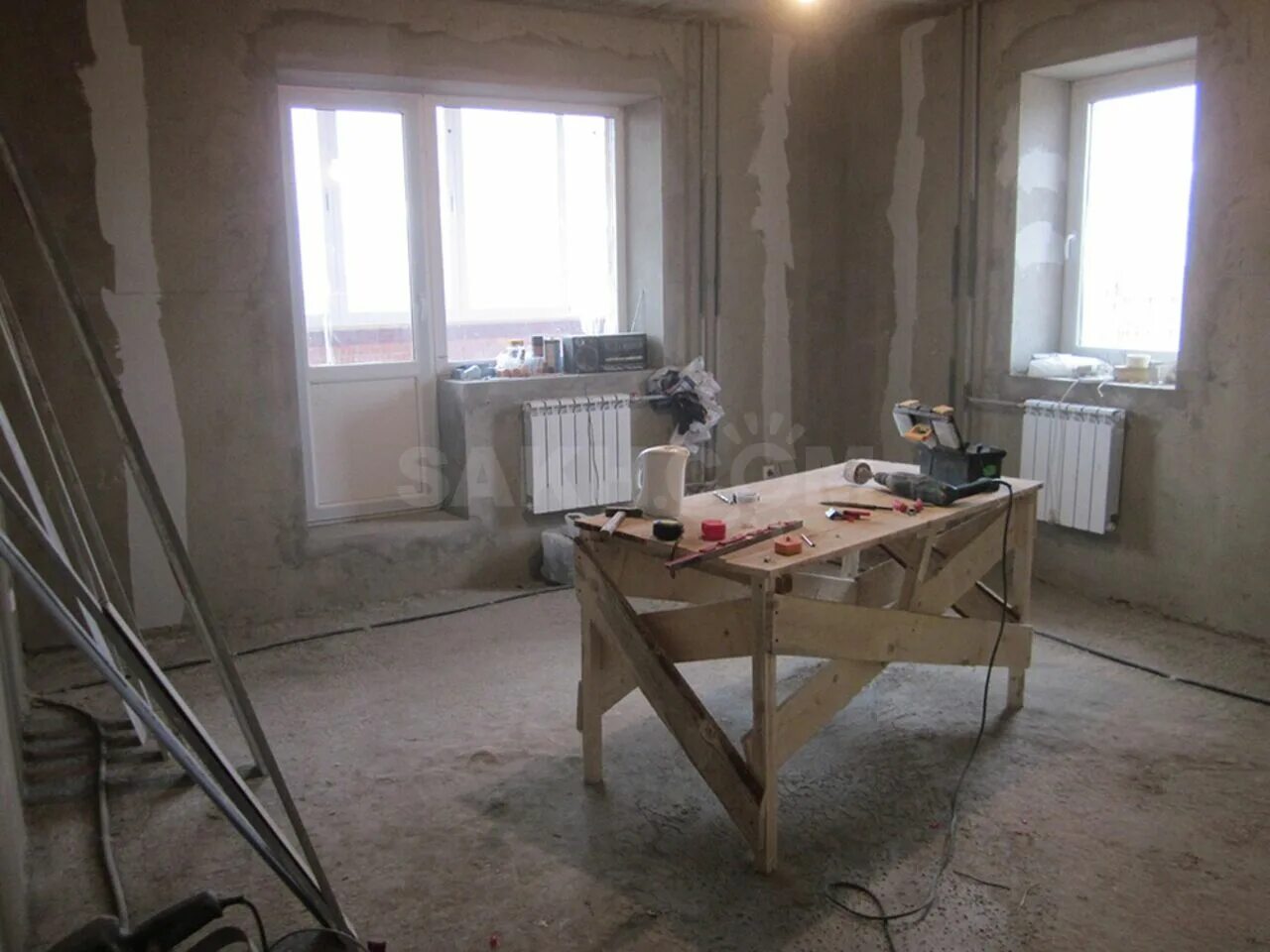 Комната строящегося дома. Стройка внутри. Черновая отделка коттеджа. Черновая отделка квартиры. Дом без отделки.