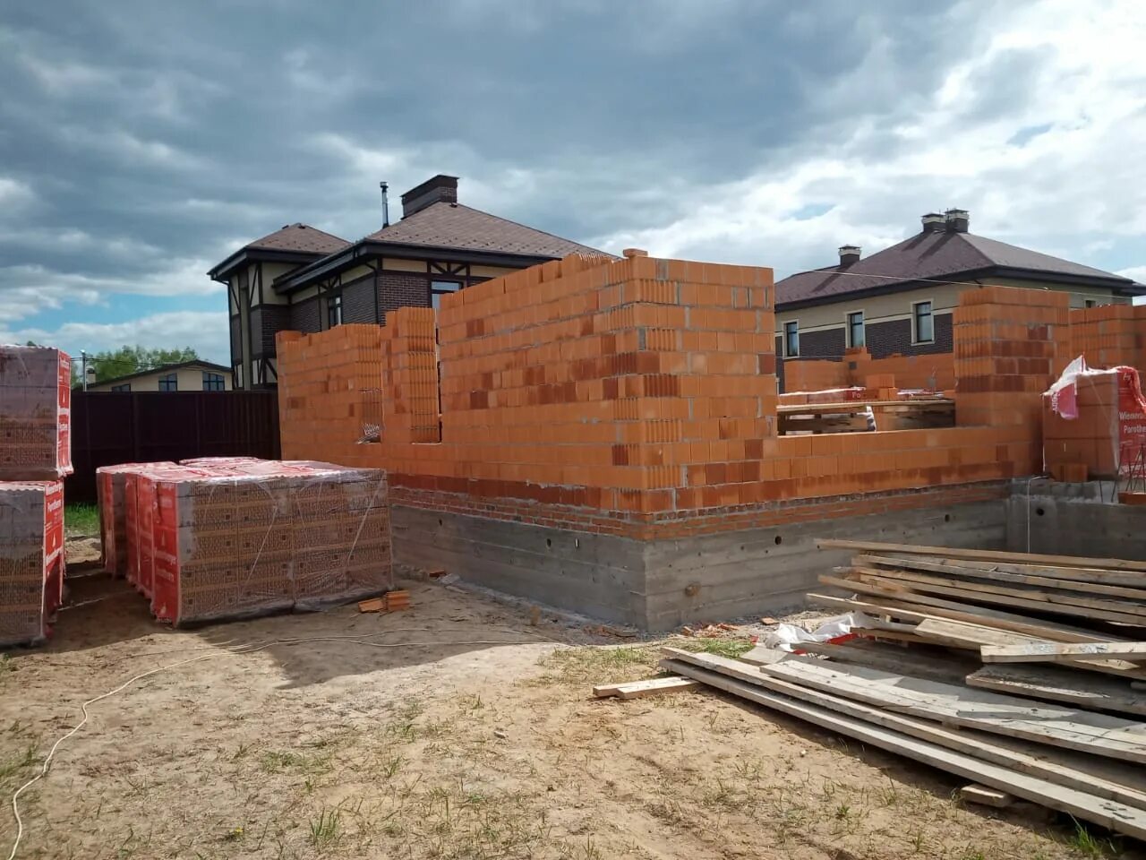 Строительство дома из керамоблока за 90 СЕКУНД Построили коробку дома из теплой 