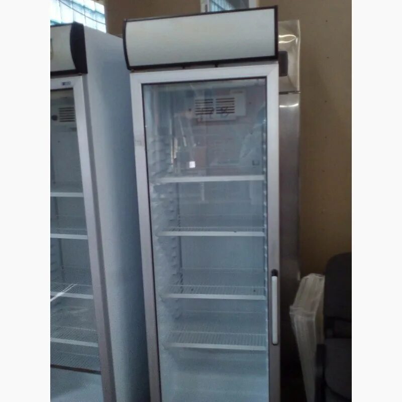 Дверь холодильника. Helkama холодильник. Norcool super 1300. Холодильники бу стеклянные двери. Холодильники бу стеклянные двери.