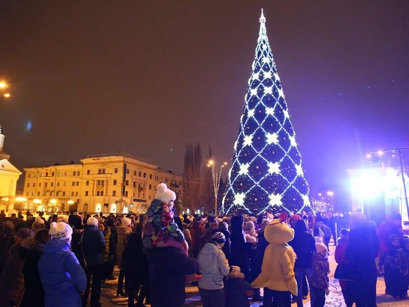 площадь республики чебоксары елка. ёлка площадь республики чебоксары 2020. елка на площади ленина чебоксары. площадь республики чебоксары елка. ёлка площадь республики чебоксары 2020.