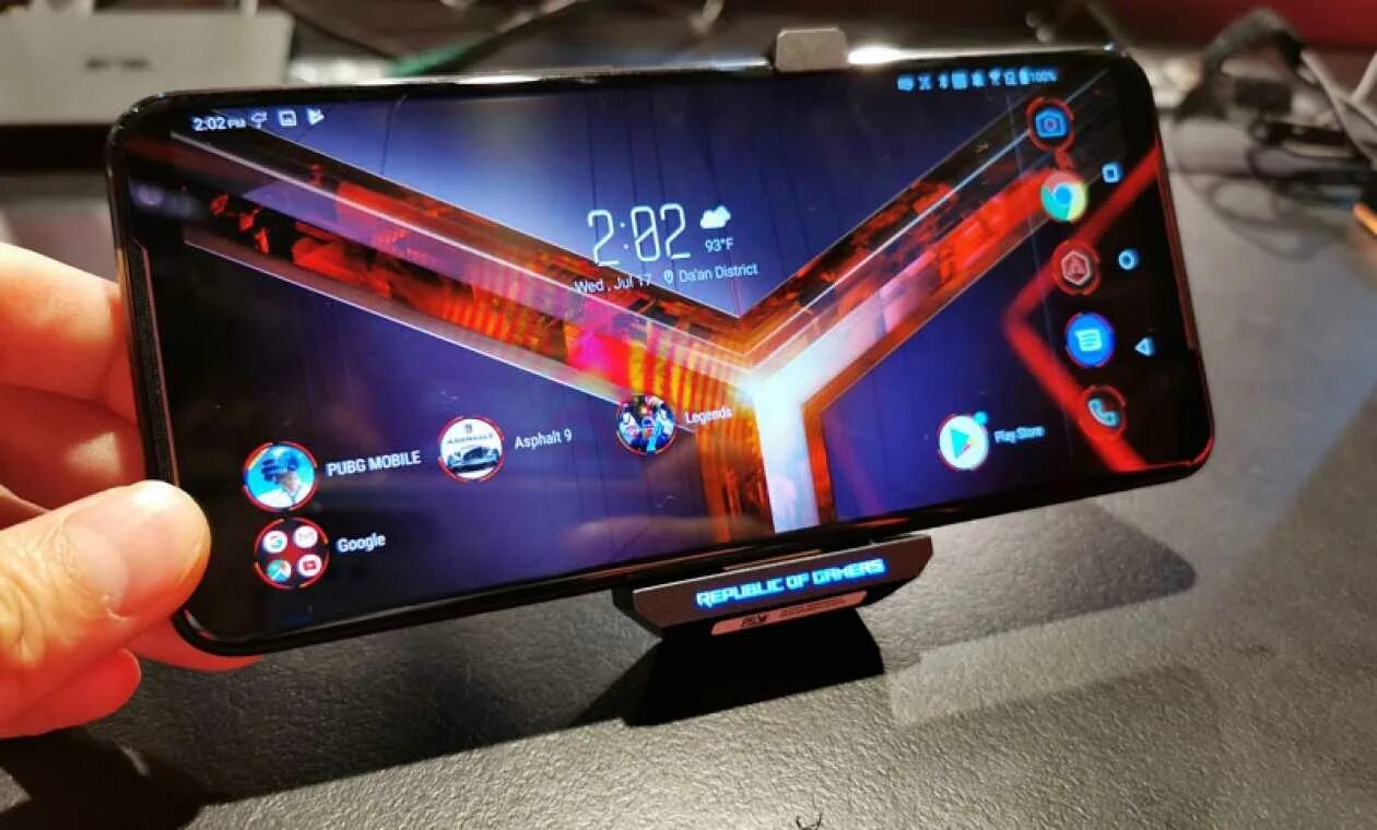 Лучшие игровые телефоны 2024 года. ASUS ROG Phone II. ASUS ROG Phone 8 PUBG mobile. ROGPHONE 4. Лучший игровой смартфон.