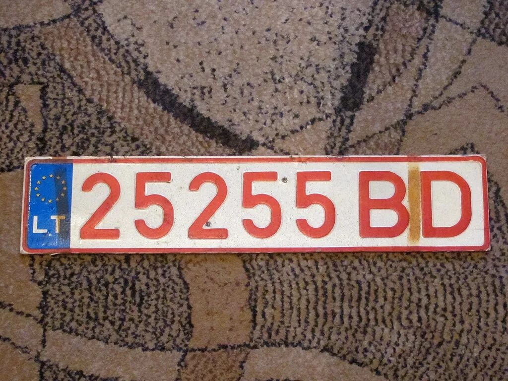 Литва номера автомобилей. Литовские транзитные номера. Транзитные номера Литвы. Литовские гос номера. Номерные знаки Литвы.