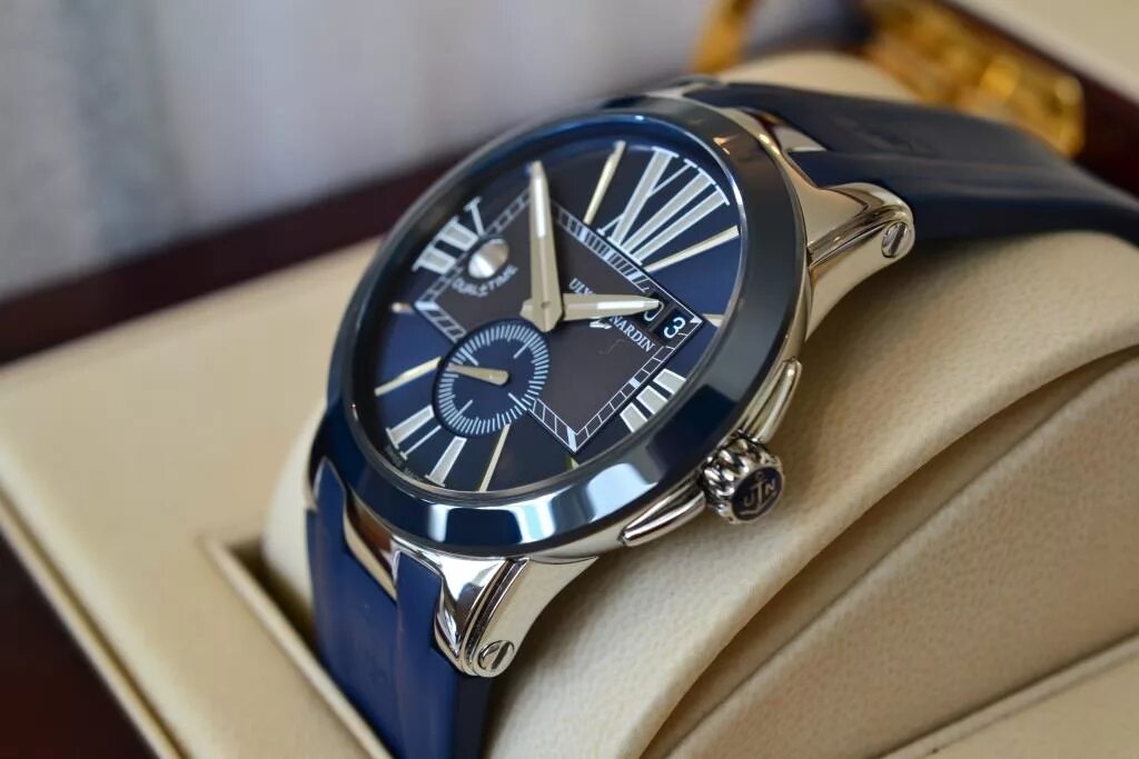 Ulysse nardin dual time. Ulysse nardin executive dual time. часы ulysse nardin dual time 42 mm механизм. ulysse nardin archive executive - 246-00-5/42.