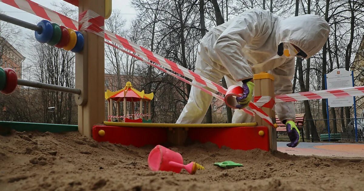 Нашли опасную детскую площадку