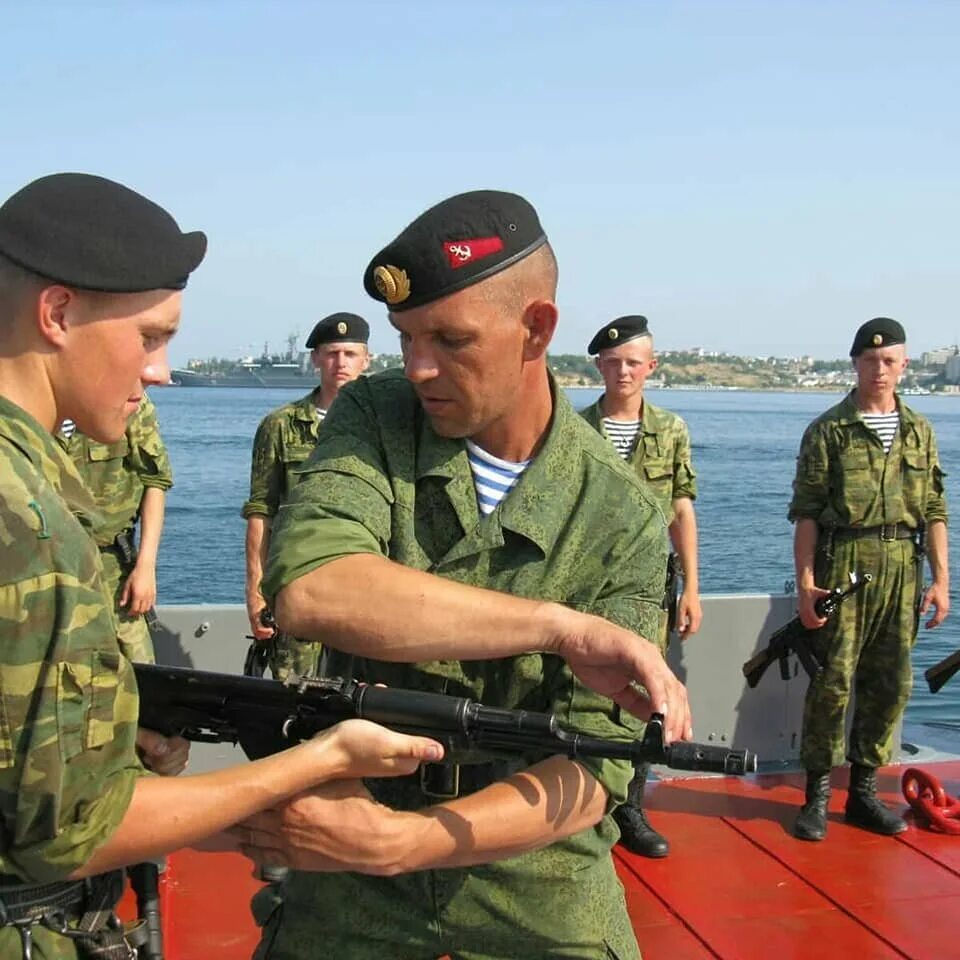 Показательные выступления морской пехоты. Севастополь морские пехотинцы. Севастополь морские пехотинцы. Севастополь морские пехотинцы. Севастополь морские пехотинцы.
