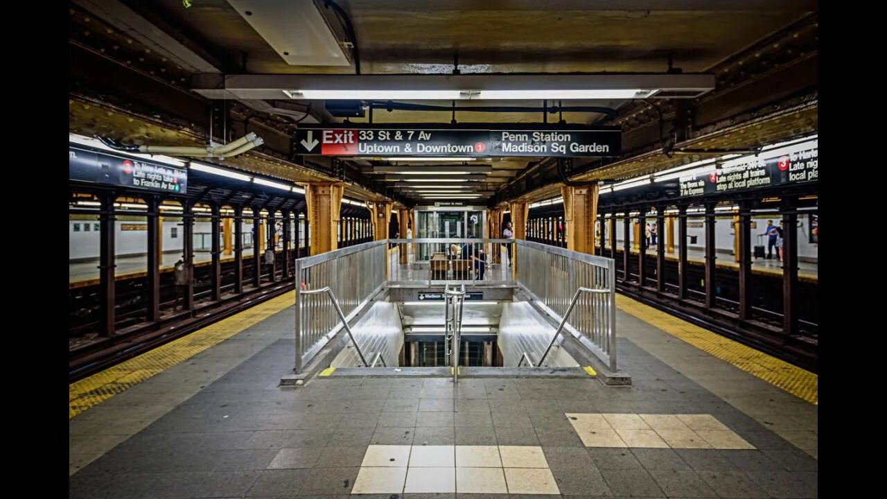 Here the subway isn t. New york city subway. nyc subway station. subway station new york. пенсильванский вокзал в нью-йорке.