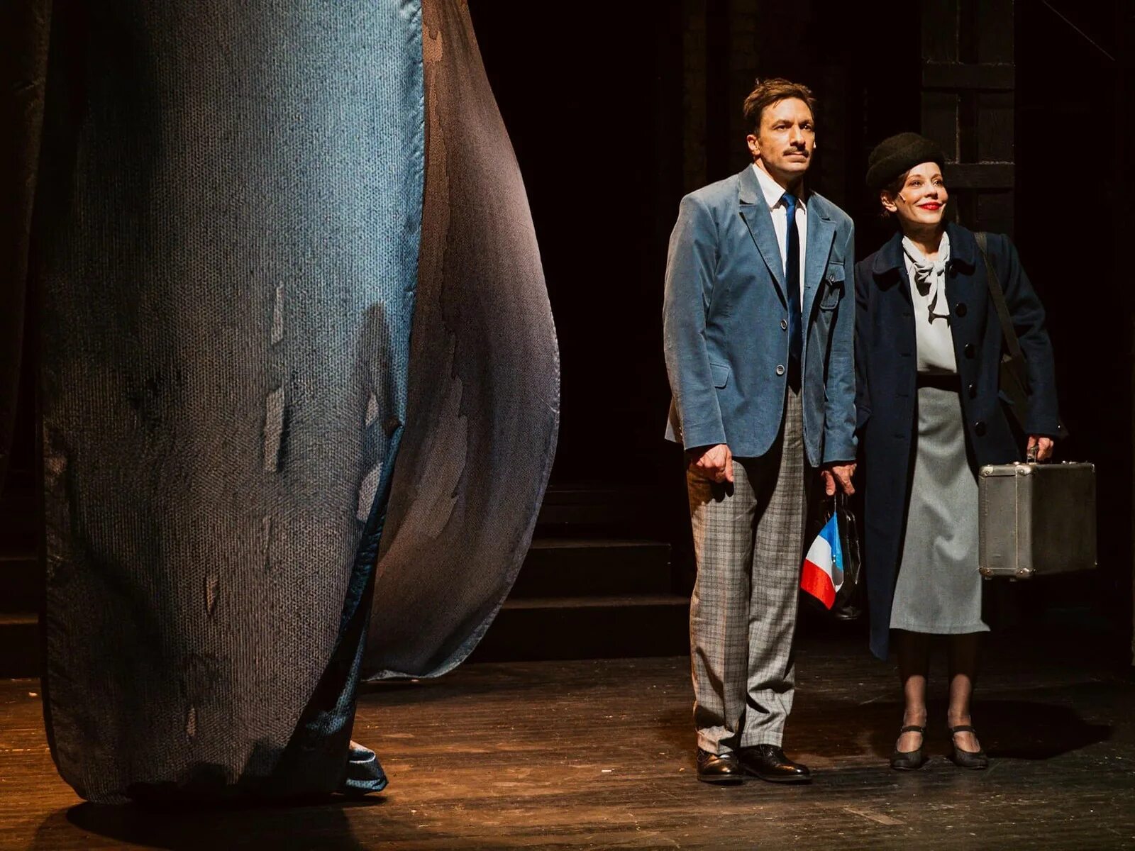 обещание на рассвете театр вахтангова. обещание на рассвете театр вахтангова. обещание на рассвете антипенко. обещание на рассвете спектакль вахтангова. обещание на рассвете спектакль вахтангова.