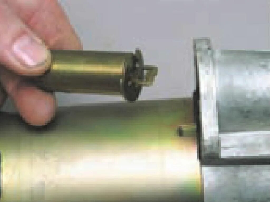 Крышка тягового реле стартера 2110. Krauf втягивающее реле lexus. 5722 3708 стартер втягивающее. Скоростной стартер ваз 2109. Замена втягивающего реле стартера ваз 2114.