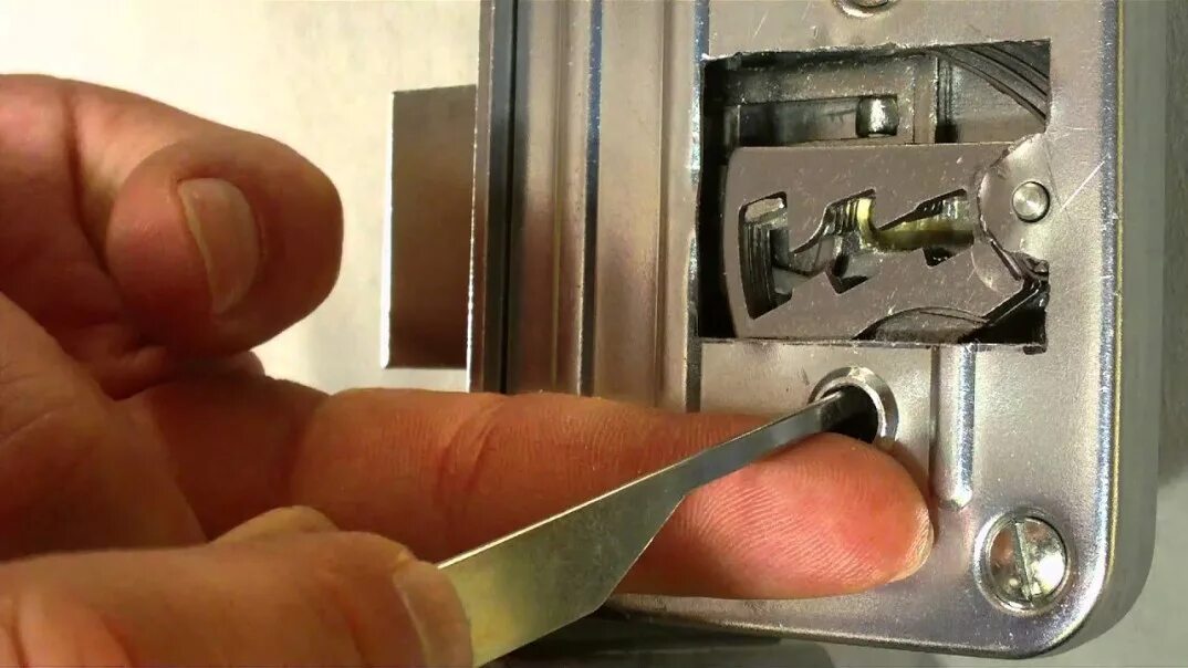 Как открывать замки 1 уровня