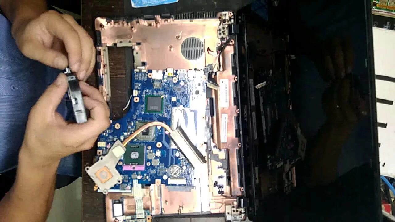 Как поменять acer. Acer aspire 5336. динамики от ноутбука acer aspire 5741 g. ноутбук асер аспире 5733z. acer aspire 5733 разборка.