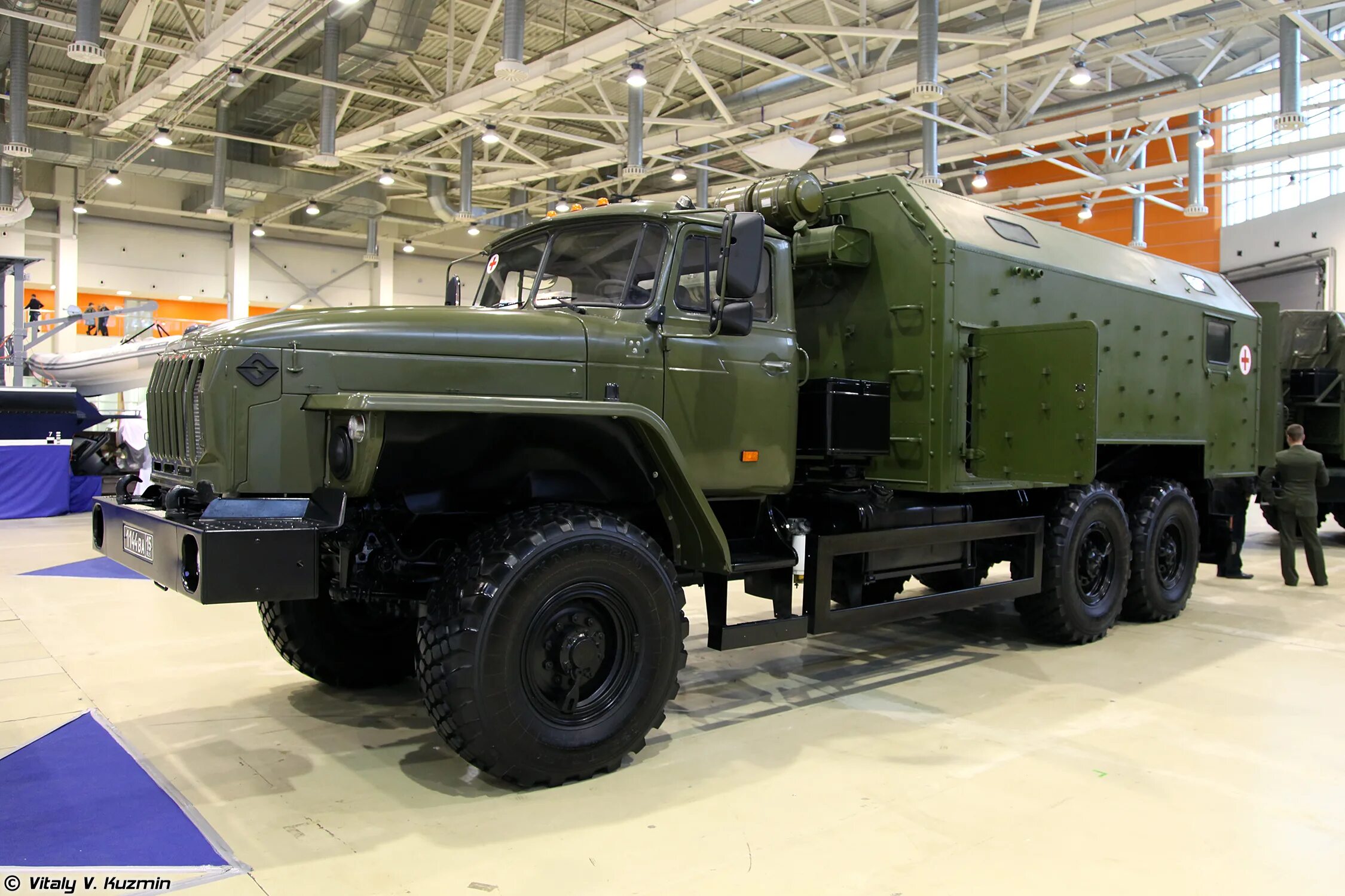 Автомобили военного назначения. Урал 4320 санитарный. КАМАЗ 5350 ДДУ-1. КАМАЗ пак 200. Урал 4320 пак 200.