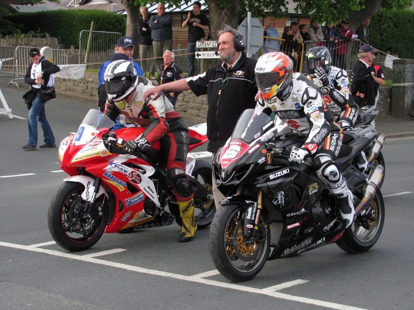 Michael Dunlop мотогонщик. John MCGUINNESS (Motorcyclist). Гонки на мотоциклах. Включи мотоциклы машины