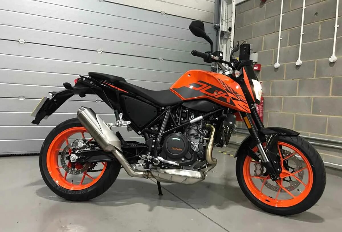 Ктм duke 690. Ктм дюк 690. Мотоцикл ktm 690 duke. Ктм дюк 690. Ktm duke 690 r.
