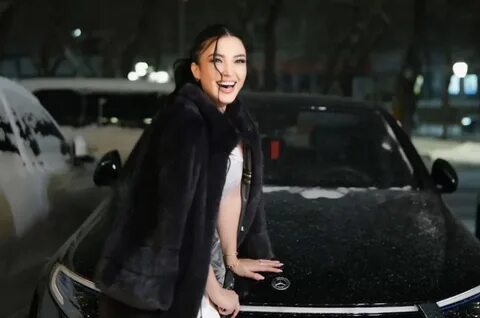 Ұялы телефонға түсірілген жалаңаш әйелдердің үй суреттері