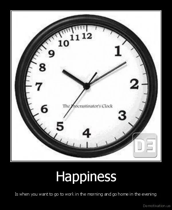 часы показывают время. часы. часы со стрелками. часы 1,5 час. часы неправильно идут.