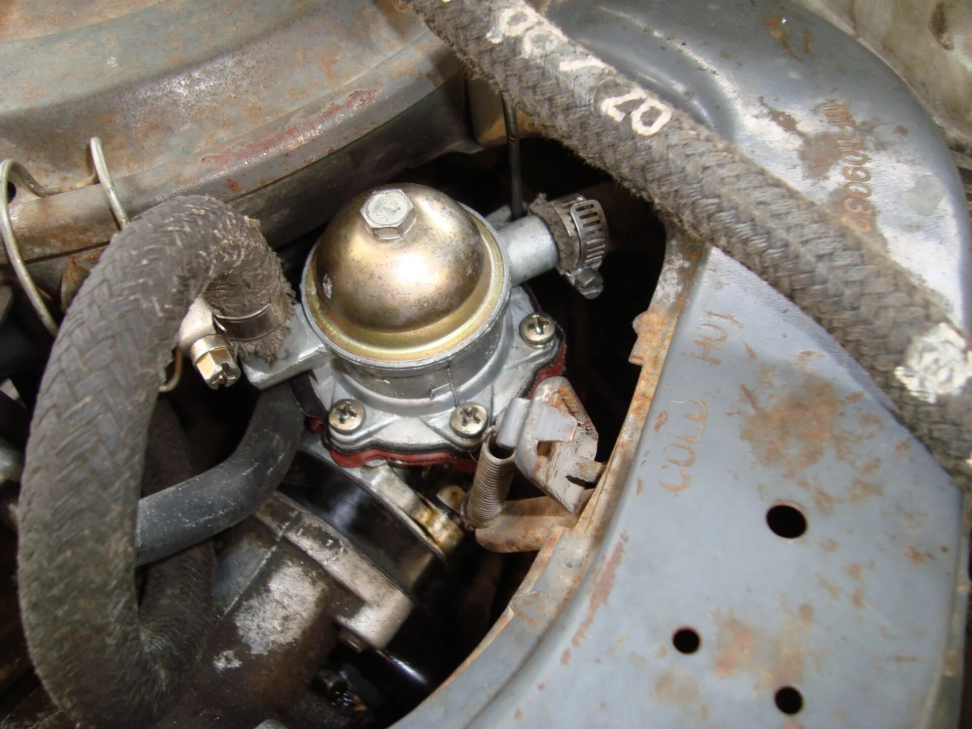 Глохнет 21213 карбюратор. Ваз 21213 карбюратор холостой ход. Регулировка карбюратора нива 21213. Солекс 21053. Глохнет 21213 карбюратор.