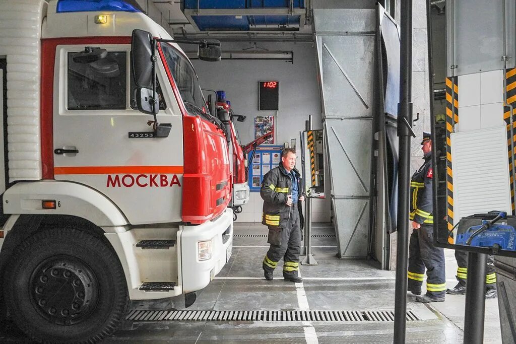 Пожары в пожарных депо. Пожарное депо Москва. Пожарное депо новая Москва. 16 Пожарная часть Москва. 16 ПСЧ Москва.