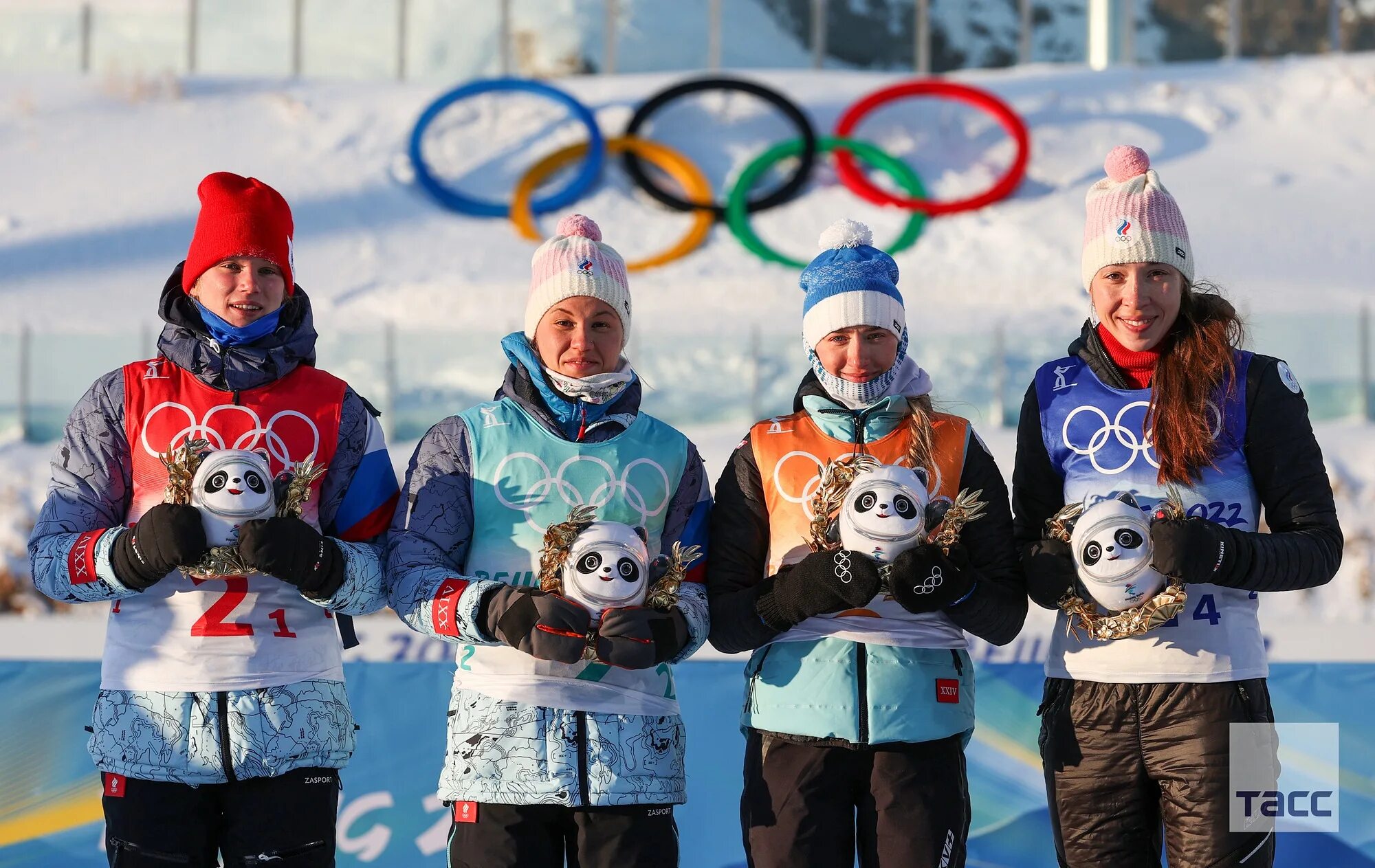 Зимние игры российские спортсмены. Награждение на Олимпийских играх. Победители Олимпийских игр.