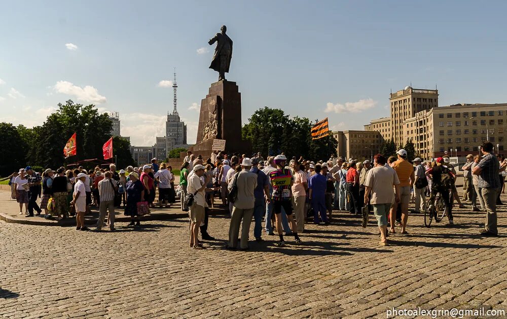 Фото харькова сегодня последние. Харьков площадь свободы се. Площадь свободы Харьков 2014. Харьков площадь свободы сейчас. Запорожье площадь свободы.