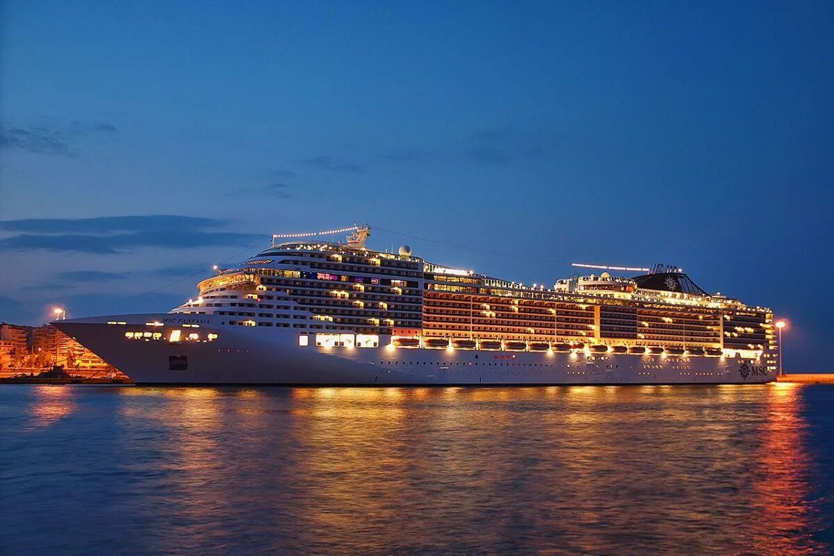 Лайнер msc splendida. Splendida лайнер круиз. Msc splendida 5 круизный лайнер. Сплендида лайнер. Корабль msc splendida.