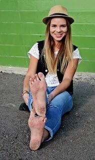 Public feet