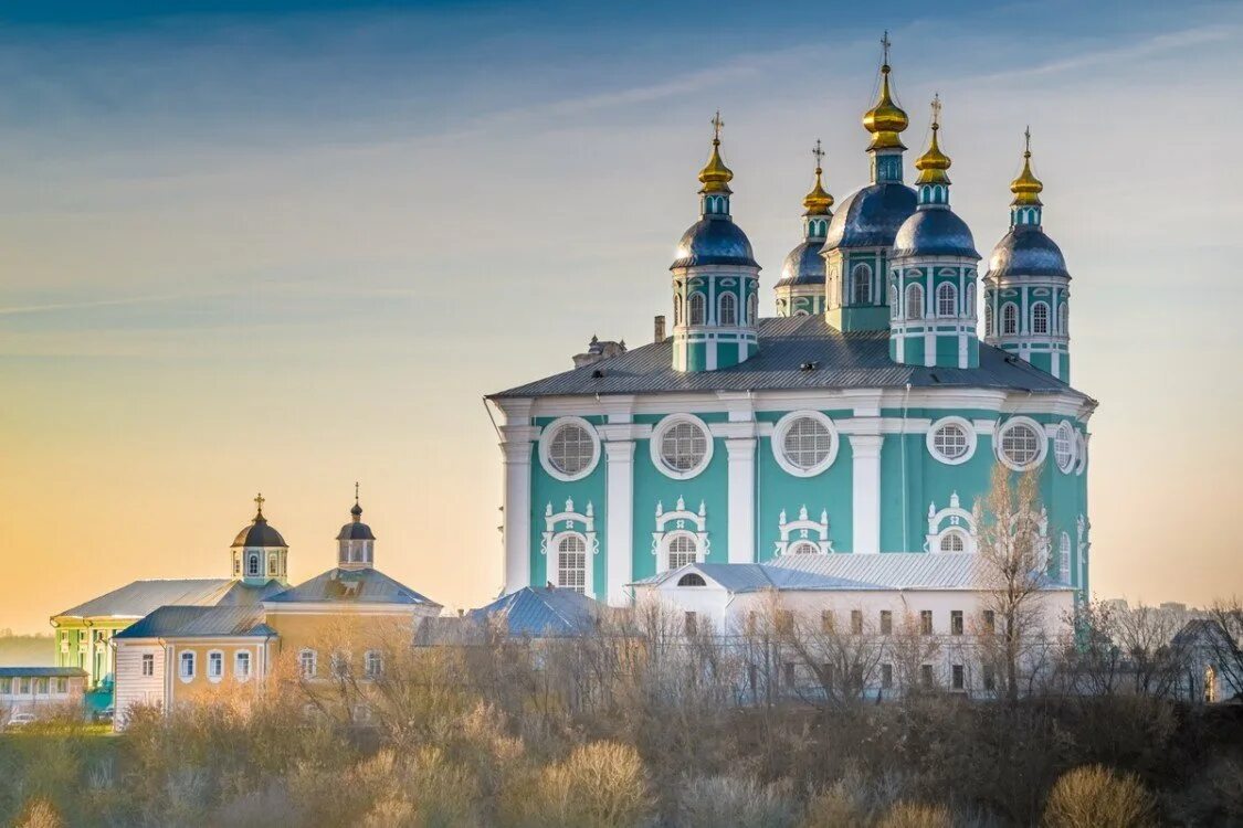 Свято успенский смоленск. Свято-Успенского кафедрального собора Смоленск.