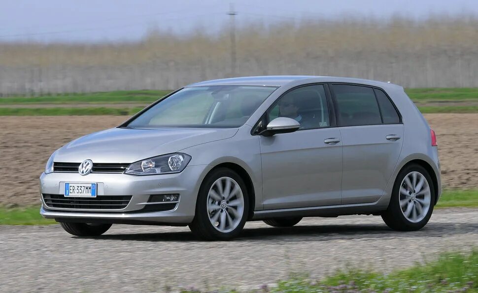 Гольф дизель 1.6 купить. Volkswagen Golf VII 1.6 TDI BLUEMOTION. Volkswagen Golf 1.6 TDI. Фольксваген гольф 2010. Golf 7 1.6 TDI.