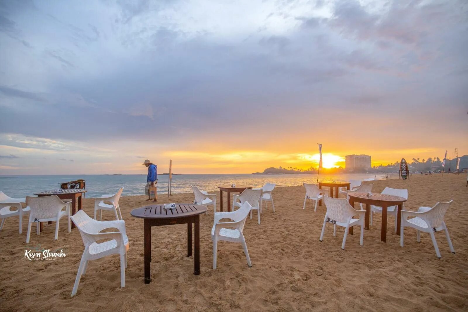 The coastal village cabanas. Peacock Beach Hotel 3*. Peacock Hotel Шри Ланка. Peacock Beach Hotel 4*. Peacock Beach Hotel 4 Шри Ланка.