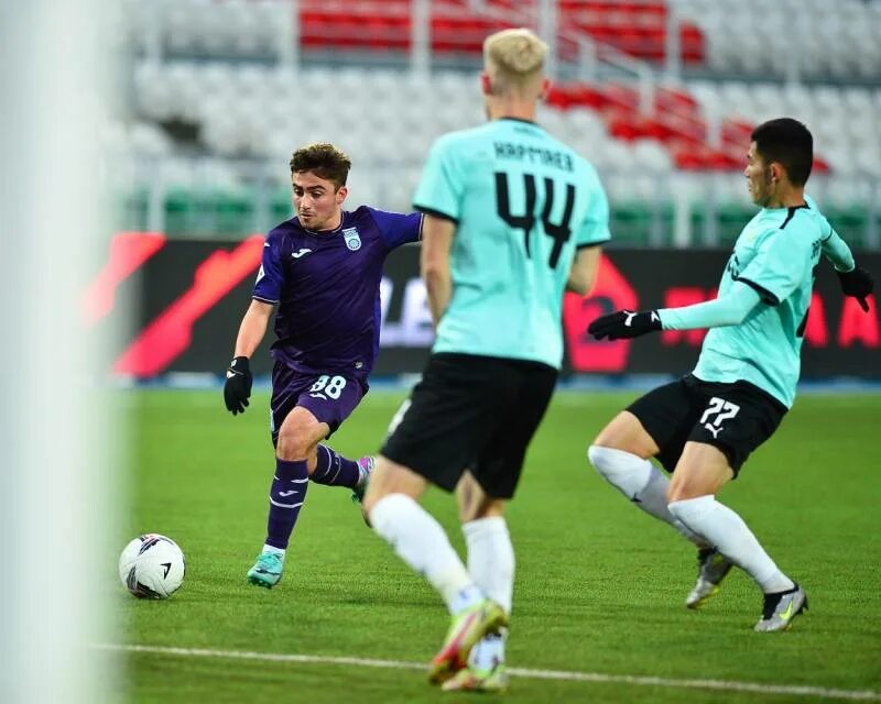 уфа чайка футбол. футбольный клуб уфа. уфа чайка футбол. фнл 2020-2021. футбол фото.