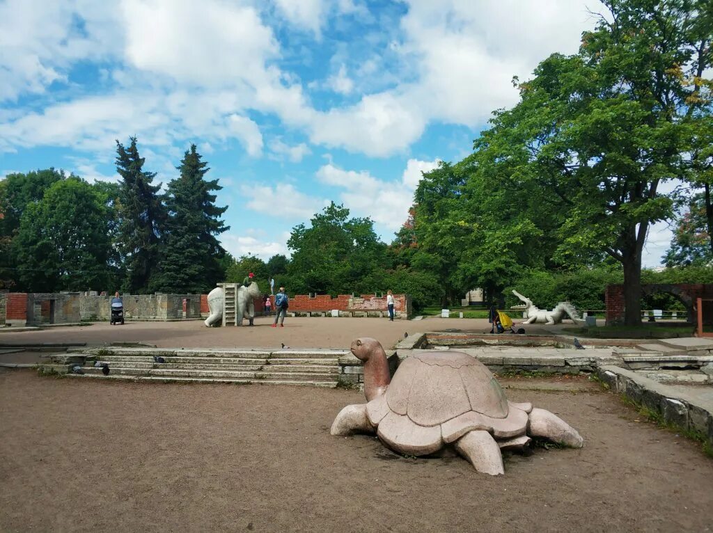 Южно приморском парке в санкт петербурге. Южно-приморский парк в санкт-петербурге. южно приморский парк спб. монумент ленина южно приморский парк спб. южно-приморский парк санкт-петербург детская площадка.
