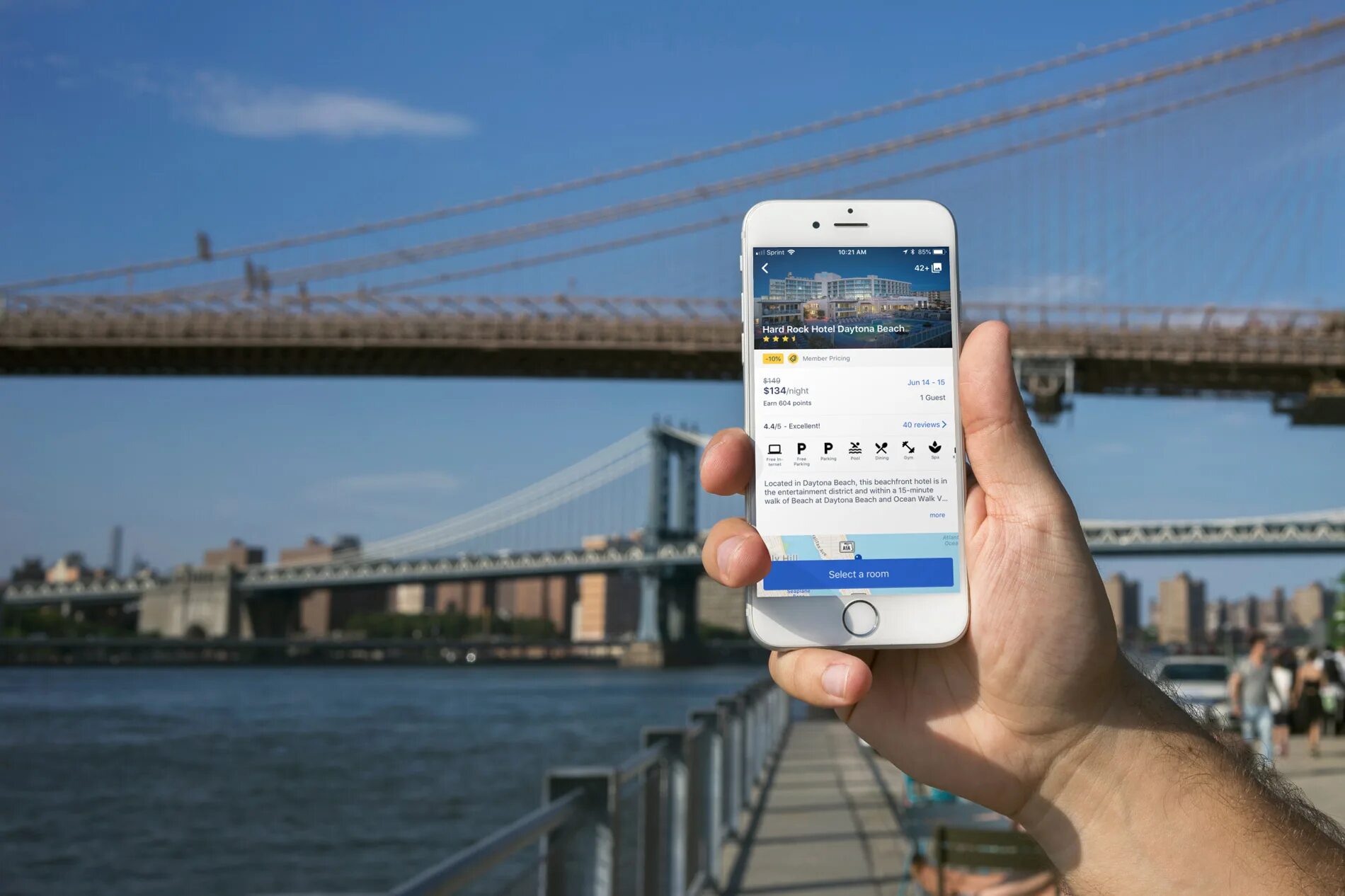 Mobile travel. Приложения для путешествий. Мобильное приложение туризм. Ar-приложений для путешественников. Мобильное приложение турист.