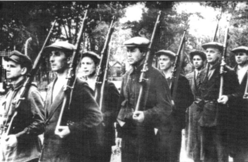 На основе создания отрядов народного ополчения. Отряды народного ополчения. народное ополчение группа.