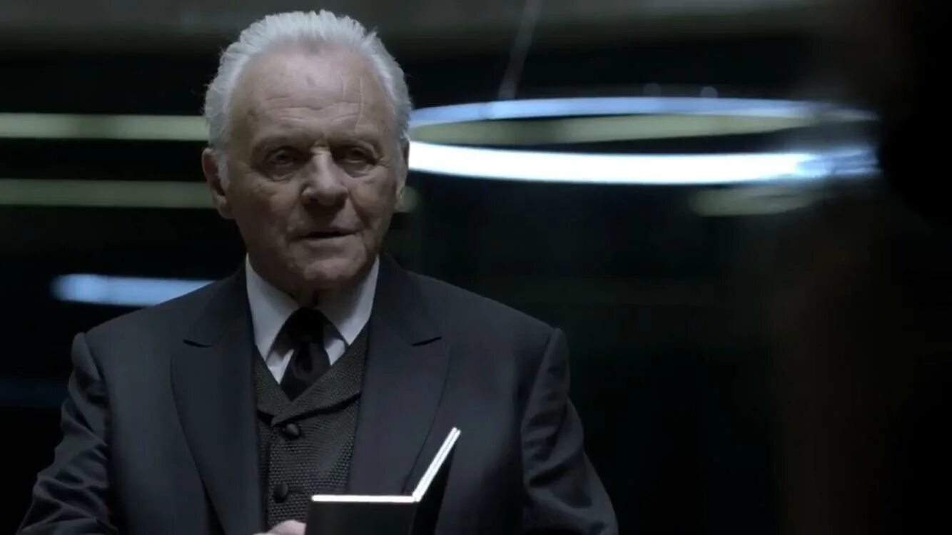 Энтони хопкинс 2000. Энтони хопкинс. Мир дикого запада сериал с 2016 г. Мир дикого запада 1 сезон 1 серия. Мир дикого запада хопкинс.