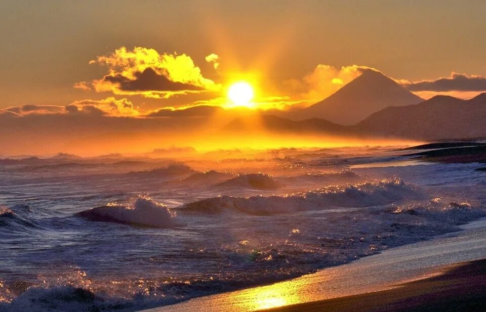 Я стану твоим океаном. Халактырский пляж Камчатка. Камчатка рассвет на океане. Закат над морем. Пляж закат.