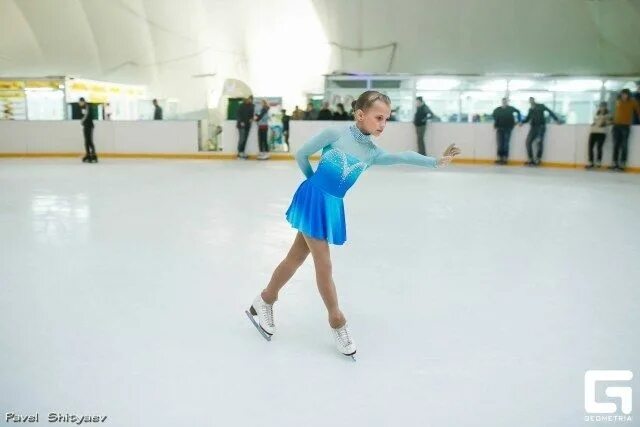 Каток в ростове-на-дону парк революции. Каток революция ростов. Ледовый дворец ледоград каток. Каток революция ростов. Каток осьминожек в ростове.