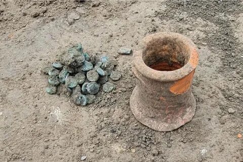 Археологи нашли клад
