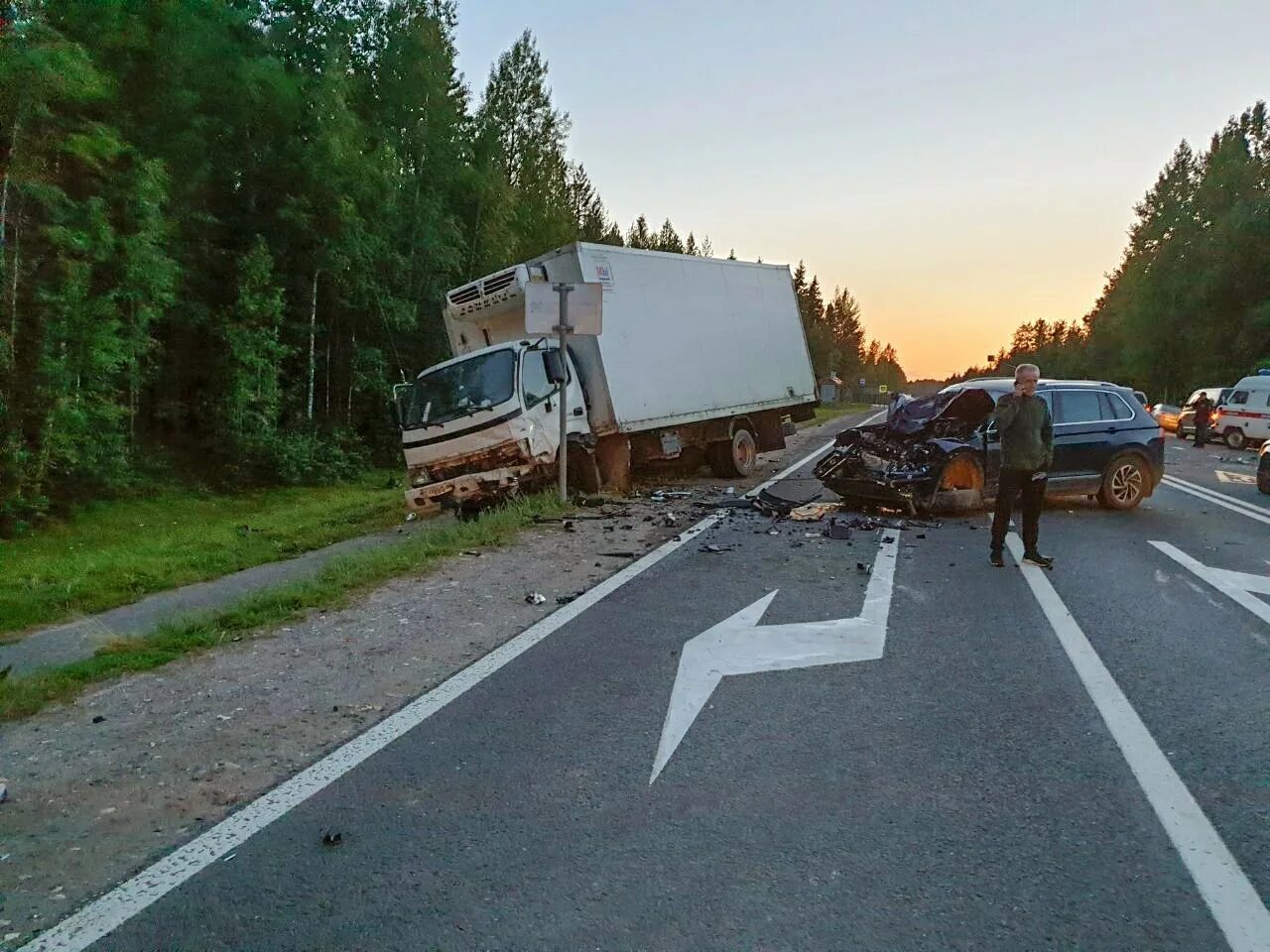 Аварии в области за неделю. Трасса м8 Архангельская область. ДТП трасса м8 Архангельская область. ДТП трасса м8 Холмогоры губернатор. Авария на трассе м8 Архангельск.