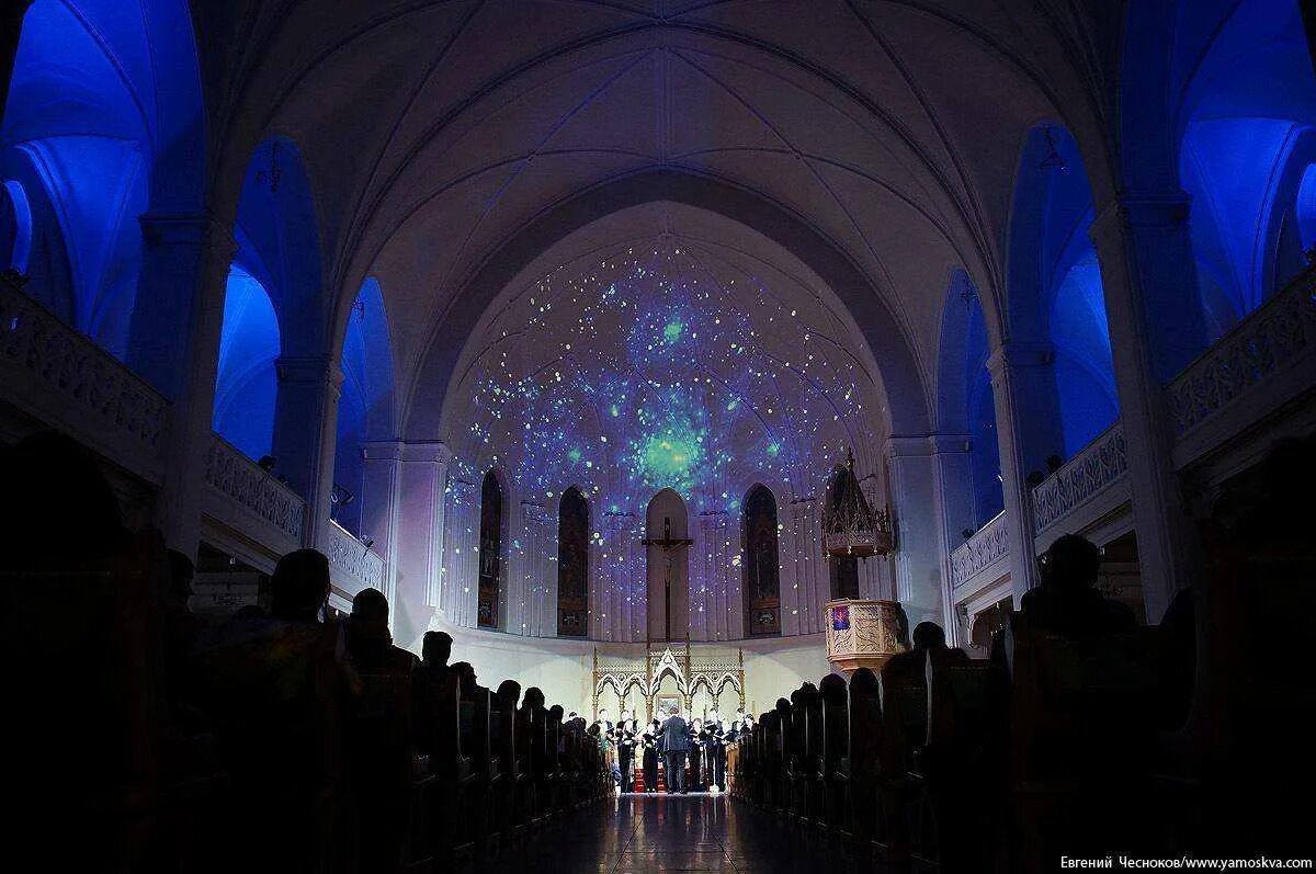 Роспись собора своды. Казанский кафедральный собор сызрань собор. Казанский кафедральный собор сызрань. Под сводами собора. Католический собор на малой грузинской рождество украшение.