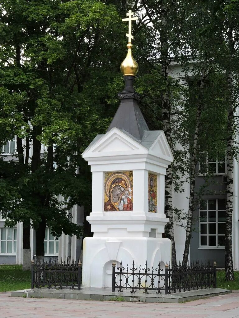 иваново часовня на площади революции. саранск церковь часовня спаса всемилостивого. часовня александра невского иваново. часовня в иваново с источником. храм иконы божией матери иваново.