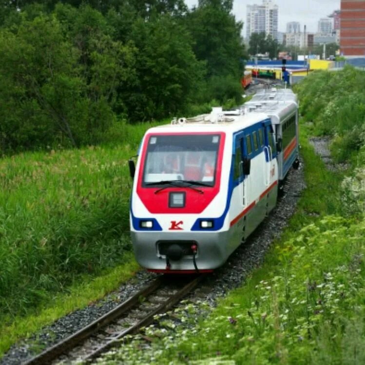 Тепловоз ту10 колибри. Ту 10 новосибирск. Ту10 тепловоз. Ту10-011. Узкоколейный тепловоз ту 10.