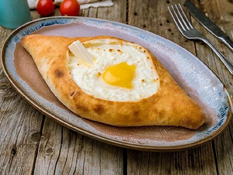 хачапури ингредиенты. хачапури по-аджарски. аджарский хачапури. какие дрожжи для хачапури. хачапури ингредиенты.