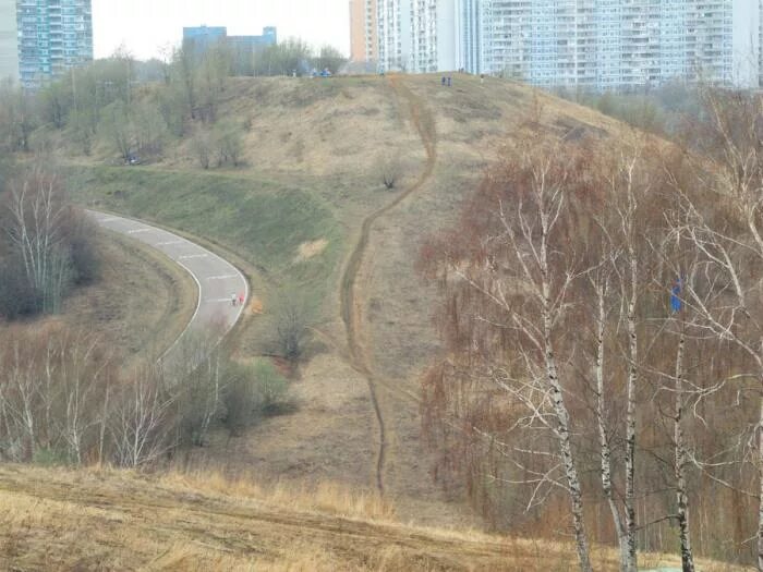 Индекс холма. Крылатские холмы велотрасса. Олимпийская велодорога в Крылатском. Олимпийская Кольцевая велотрасса на Крылатских холмах. Велодорожка Крылатские холмы.